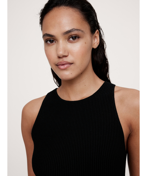 Banana Republic（バナナリパブリック）の「Cece コントゥアリング リブタンクトップ（タンクトップ・レディース・アイボリー/ブラック/ゴールド/ブルー・M/XS/S/L）」の6枚目の写真