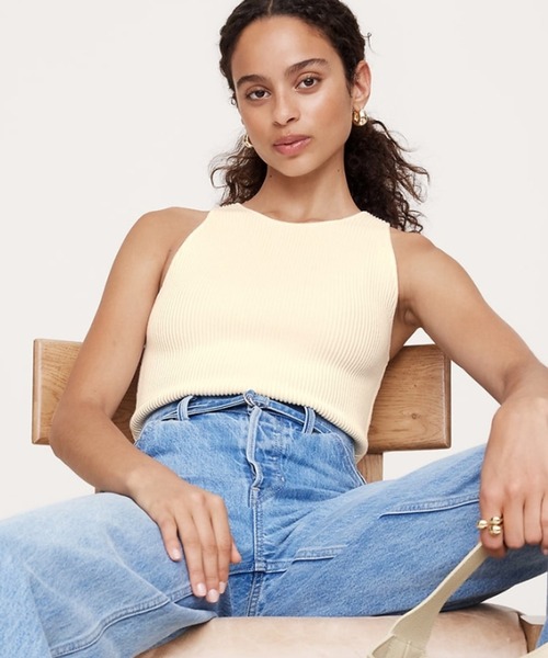 Banana Republic（バナナリパブリック）の「Cece コントゥアリング リブタンクトップ（タンクトップ・レディース・アイボリー/ブラック/ゴールド/ブルー・M/XS/S/L）」の2枚目の写真