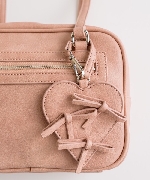 OLIVE des OLIVE（オリーブデオリーブ）の「リボンハートポーチ付ボストン（ショルダーバッグ・レディース・ピンク/ダークブラウン/ブラック/アイボリー・FREE）」の8枚目の写真