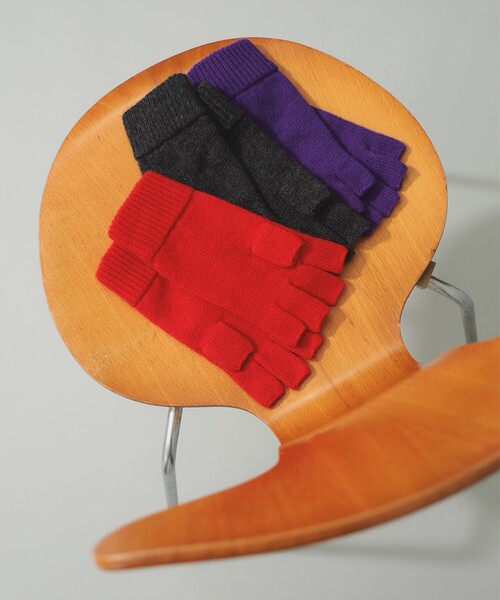 Ray BEAMS（レイビームス）の「カシミヤ フィンガーレス グローブ（手袋・レディース・ブラック系その他4/レッド/パープル・ONE SIZE）」の7枚目の写真