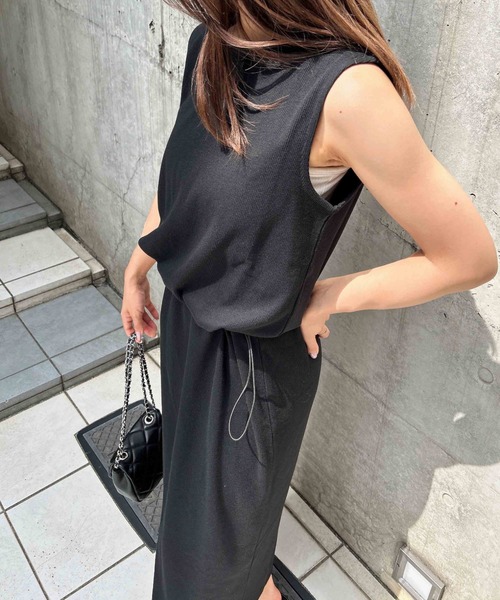 INGNI(イング)の「ドロストフレンチスリーブリブワンピース(ワンピース・レディース・ブラウン/ベージュ/ブラック・M)」の9枚目の写真