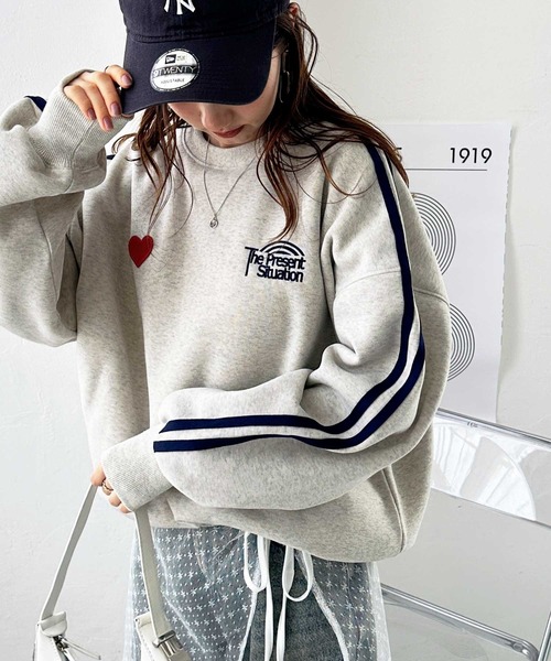 FIRST MOOD(ファーストムード)の「《FIRSTMOODコラボ》ハート刺繍ライン裏起毛スウェット(スウェット・レディース・ブラック/オートミール/ネイビー・LARGE/MEDIUM)」の18枚目の写真