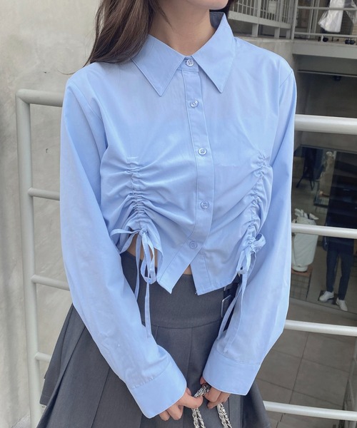 INGNI（イング）の「ドロストギャザークロップドシャツ（シャツ/ブラウス・レディース・ブラック系/ブルー/オフホワイト・M）」の3枚目の写真