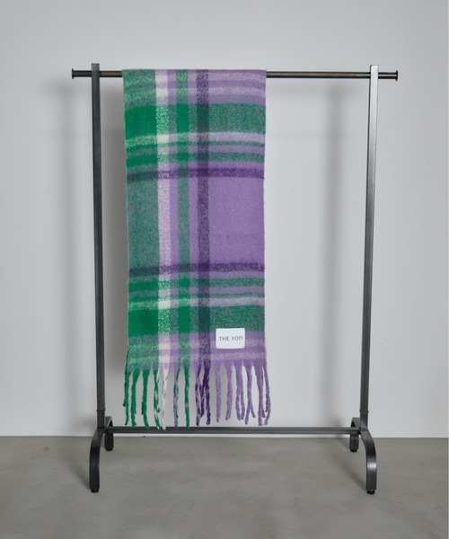 THE YOn（ザヨン）の「タータンチェックビッグマフラー（マフラー・レディース・ラベンダー/ブラウン/ブルー・FREE）」の13枚目の写真