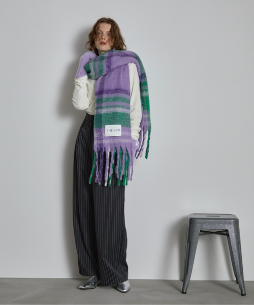 THE YOn（ザヨン）の「タータンチェックビッグマフラー（マフラー・レディース・ラベンダー/ブラウン/ブルー・FREE）」の10枚目の写真