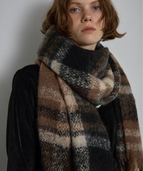 THE YOn（ザヨン）の「タータンチェックビッグマフラー（マフラー・レディース・ラベンダー/ブラウン/ブルー・FREE）」の17枚目の写真