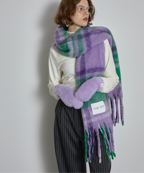 THE YOn（ザヨン）の「タータンチェックビッグマフラー（マフラー・レディース・ラベンダー/ブラウン/ブルー・FREE）」の6枚目の写真