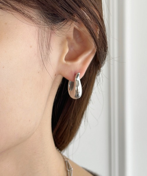 sowang(ソワン)の「ワンタッチ ボリューム ドロップフープピアス-onetouch volume drop hoop pierce-(ピアス(両耳用)・レディース・ゴールド/シルバー・FREE)」の6枚目の写真