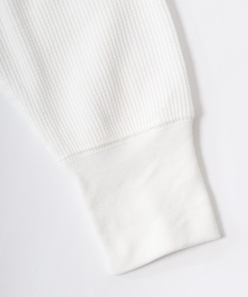 Healthknit（ヘルスニット）の「Healthknit（ヘルスニット）ベーシック ワッフル クルーネック ラウンドヘムロングスリーブTシャツ（1P）/サーマル無地・ボーダーリンガー/ロンT/長袖トップス レディース（Tシャツ/カットソー・レディース・ブラック/ブルー系その他/オフホワイト/ブラック×ホワイト/レッド系その他/カーキブラウン・M）」の7枚目の写真