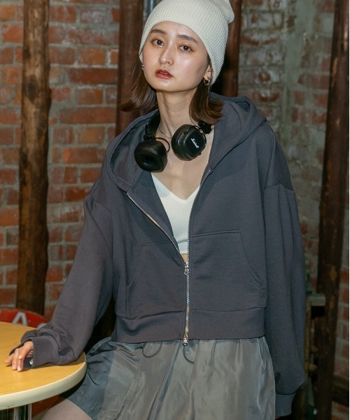 AmlyCity りなてぃプロデュース ダブルジップショートフーディーレッド