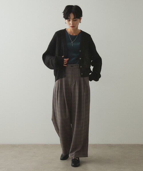 OPAQUE.CLIP（オペークドットクリップ）の「◆モヘヤ混シアーVネックカーディガン【洗濯機洗い可】（カーディガン/ボレロ・レディース・ブラック/ベビーピンク/ベージュ・38/40/42）」の5枚目の写真