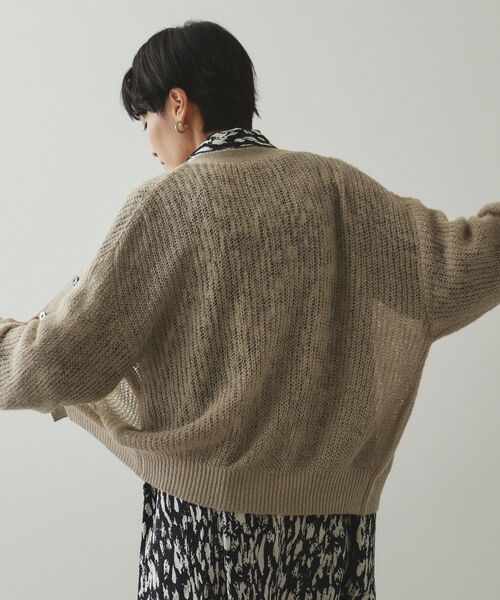 OPAQUE.CLIP（オペークドットクリップ）の「◆モヘヤ混シアーVネックカーディガン【洗濯機洗い可】（カーディガン/ボレロ・レディース・ブラック/ベビーピンク/ベージュ・38/40/42）」の8枚目の写真