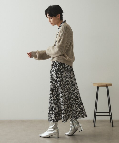 OPAQUE.CLIP（オペークドットクリップ）の「◆モヘヤ混シアーVネックカーディガン【洗濯機洗い可】（カーディガン/ボレロ・レディース・ブラック/ベビーピンク/ベージュ・38/40/42）」の10枚目の写真