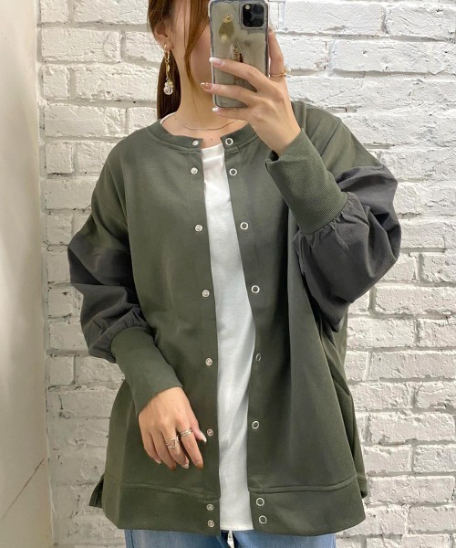 and it_(アンドイット)の「裏毛袖布帛切替ドルマンカーディガン(カーディガン/ボレロ・レディース・ブラック/カーキ/オートミール・M)」の8枚目の写真
