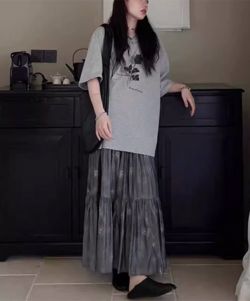 i-dare(アイディア)の「【i-dare】プリント柄 ティアード スカート(スカート・レディース・グレー・SMALL/MEDIUM/LARGE)」の2枚目の写真