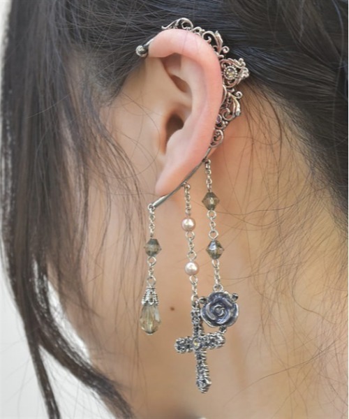 axes femme（アクシーズファム）の「ビジュークロスイヤーフック