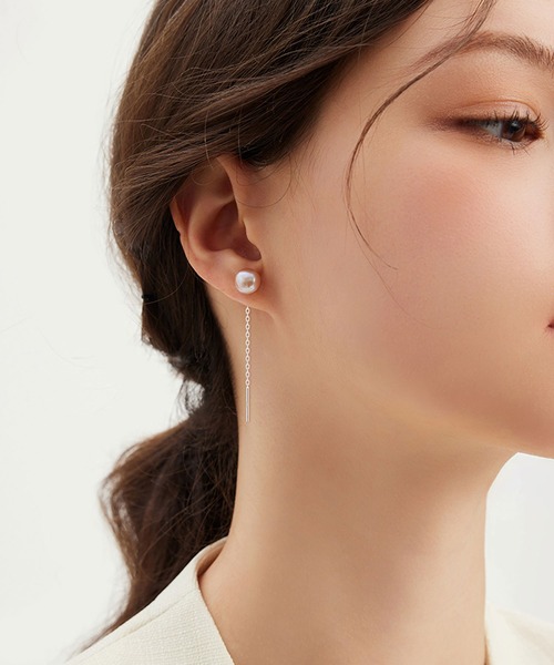 Leja（レジャ）の「【LEJA】パールシルバーチェーンピアス結婚式 パーティードレス 成人式 20代 30代（ピアス（両耳用）・レディース・ホワイト・FREE）」の2枚目の写真