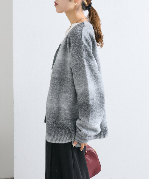 w closet（ダブルクローゼット）の「グラデーションBIGニットカーディガン（カーディガン/ボレロ・レディース・ブラック/オレンジ/ブラウン・FREE）」の7枚目の写真