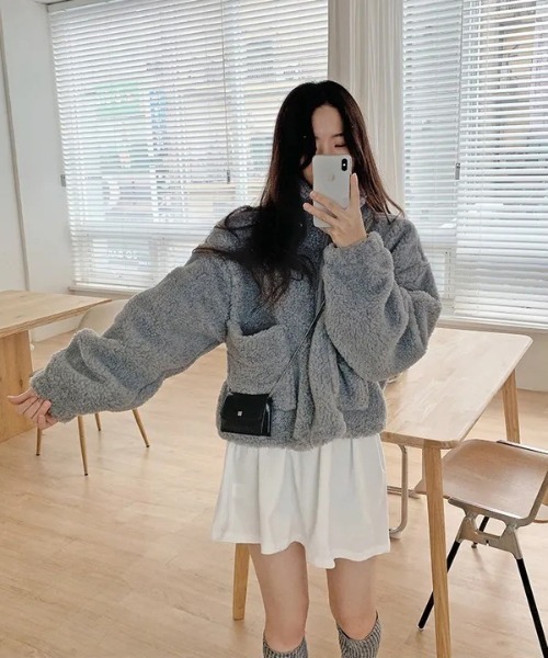 WEGO（ウィゴー）の「WEGO/ボアジップショートジャケット（ブルゾン・レディース・ブラウン/グレー/アイボリー・LARGE/MEDIUM）」の6枚目の写真