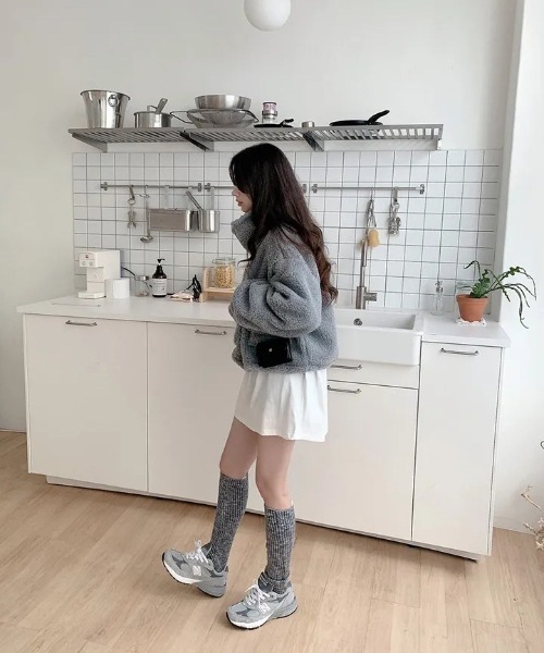 WEGO（ウィゴー）の「WEGO/ボアジップショートジャケット（ブルゾン・レディース・ブラウン/グレー/アイボリー・LARGE/MEDIUM）」の7枚目の写真