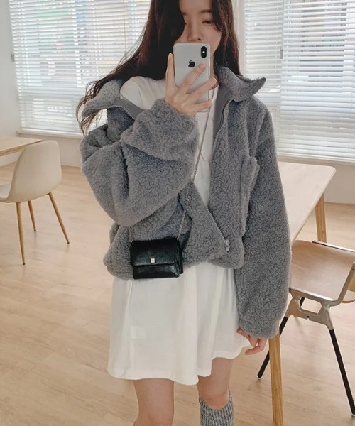 WEGO（ウィゴー）の「WEGO/ボアジップショートジャケット（ブルゾン・レディース・ブラウン/グレー/アイボリー・LARGE/MEDIUM）」の9枚目の写真