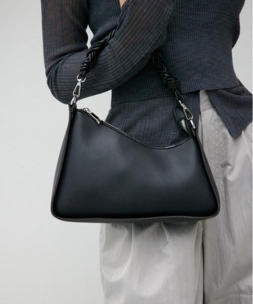 AZUL by moussy（アズールバイマウジー）の「デザインハンドルハンドバッグ（ハンドバッグ・レディース・ブラック/グレイッシュベージュ・FREE）」の2枚目の写真