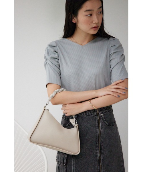 AZUL by moussy（アズールバイマウジー）の「デザインハンドルハンドバッグ（ハンドバッグ・レディース・ブラック/グレイッシュベージュ・FREE）」の12枚目の写真