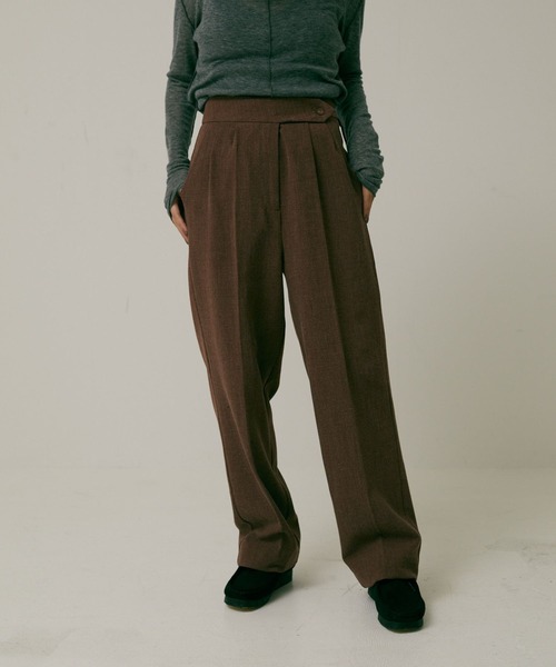 Alia(アリア)の「high waist asymmetry pants(スラックス・レディース・ダークグレー/バイオレット・SHORT/S/M)」の2枚目の写真