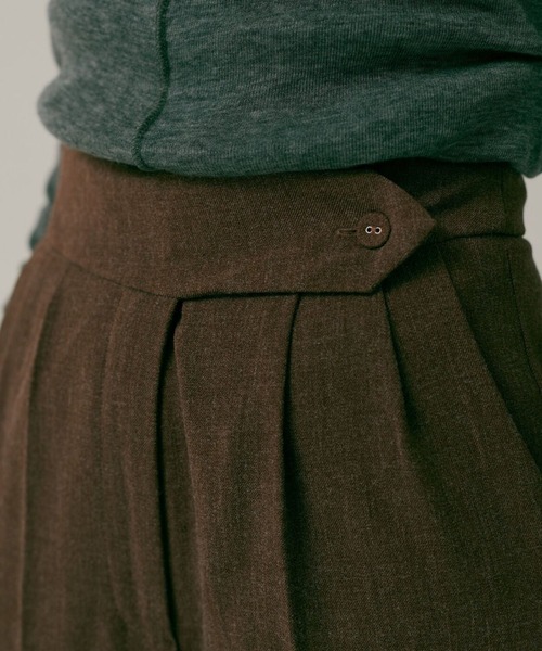 Alia(アリア)の「high waist asymmetry pants(スラックス・レディース・ダークグレー/バイオレット・SHORT/S/M)」の11枚目の写真