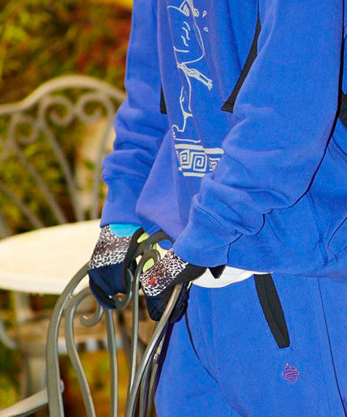 ALDIES（アールディーズ）の「Coldoba Globe カラフルグローブ（手袋・メンズ・ブラック/ブルー/パープル・FREE）」の2枚目の写真