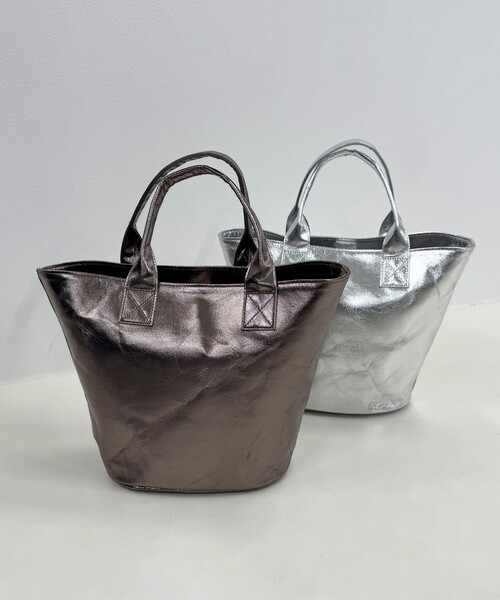 fredy emue（フレディエミュ）の「メタリックトートバッグ（トートバッグ・レディース・シルバー/ブロンズ・FREE）」の13枚目の写真