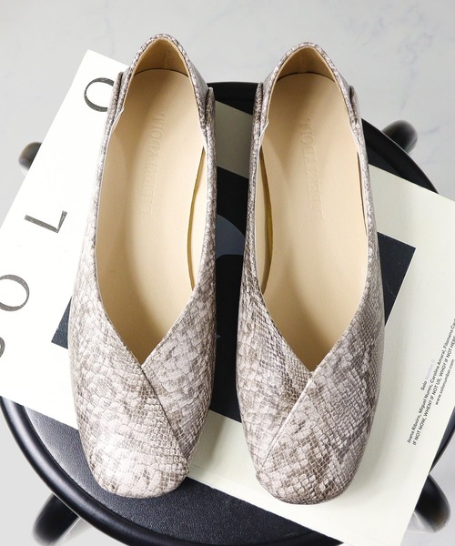 LibertyDoll(リバティードール)の「LiBERTYDOLL /スクエアトゥ 2WAY バブーシュパンプス レディース Vカット フラットパンプス かかとが踏める 軽量 オフィスカジュアル(1044)(パンプス・レディース・ブラック/アイボリー/アニマル/ブラック系その他2/シルバー/ブラック系その他/シルバー系その他5/ゴールド/シルバー系その他/ゴールド系その他・LL/3L/SS/S/M/L)」の10枚目の写真