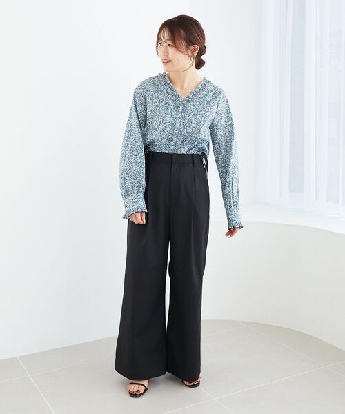 le.coeur blanc（ルクールブラン）の「リバティフロントフリルVネックブラウス（シャツ/ブラウス・レディース・ブルー系その他2/イエロー系その他・38）」の7枚目の写真
