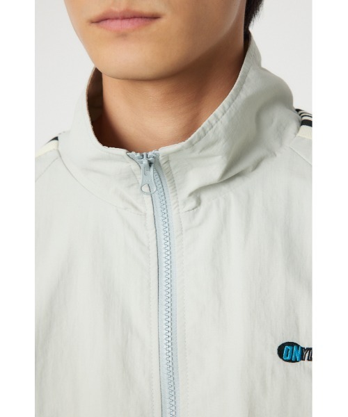 RODEO CROWNS WIDE BOWL(ロデオクラウンズワイドボウル)の「ナイロントラックジャケット(その他アウター・メンズ・ライトグレー/ブラック・MEDIUM/LARGE)」の13枚目の写真