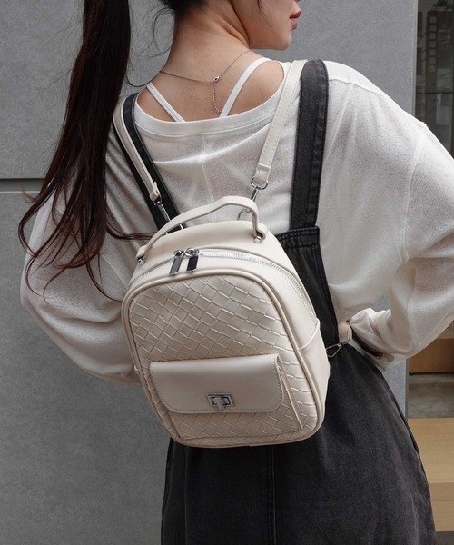 MAY MART ホワイト アイボリー リュック　新品 セール】スクエアミニリュック（バックパック/リュック