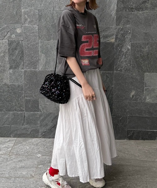 H.TOKYO(エイチトウキョウ)の「H.TOKYO × mimi /スパンコール巾着バッグ(ショルダーバッグ・レディース・ブラック/ブラック×ブルー/シルバーグレー・FREE)」の3枚目の写真