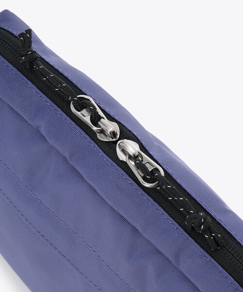 Columbia（コロンビア）の「Columbia／クープマイル ショルダーS 撥水ショルダーバッグ／コロンビア（ショルダーバッグ・レディース・ブラック/レッド/グリーン/パープル・ONE SIZE）」の21枚目の写真