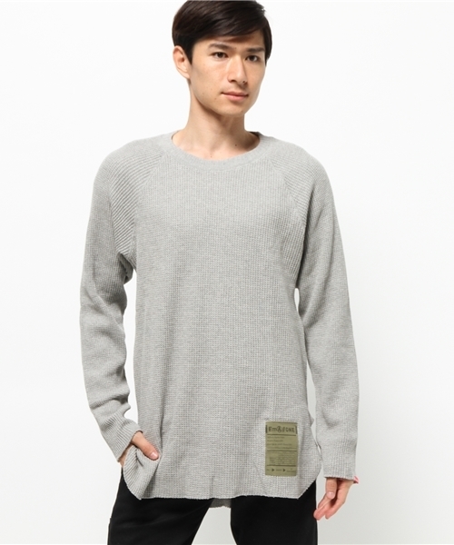 WHO'S WHO gallery（フーズフーギャラリー）の「【Em@//ONE】ロング丈ワッフル（Tシャツ/カットソー・メンズ・グレー/ホワイト/ブラック/オリーブ・MEDIUM/LARGE）」の3枚目の写真
