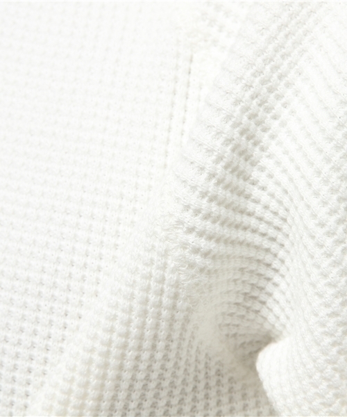 WHO'S WHO gallery（フーズフーギャラリー）の「【Em@//ONE】ロング丈ワッフル（Tシャツ/カットソー・メンズ・グレー/ホワイト/ブラック/オリーブ・MEDIUM/LARGE）」の10枚目の写真