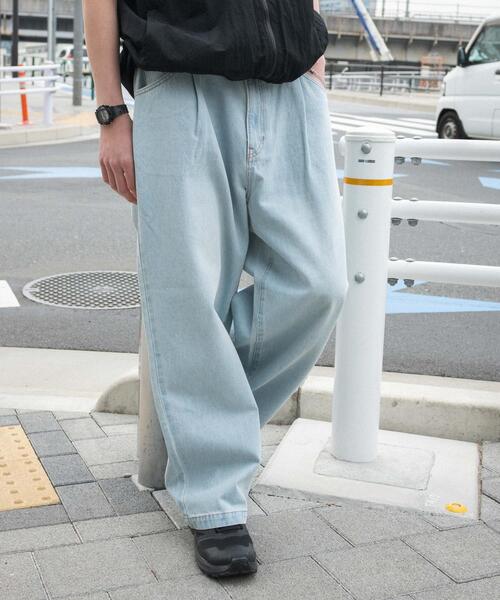 WEGO（ウィゴー）の「WEGO/ルーズテーパードデニムパンツ（デニムパンツ・メンズ・グレー/ライトインディゴブルー/コバルトブルー/ブラック・SMALL/MEDIUM/LARGE）」の3枚目の写真