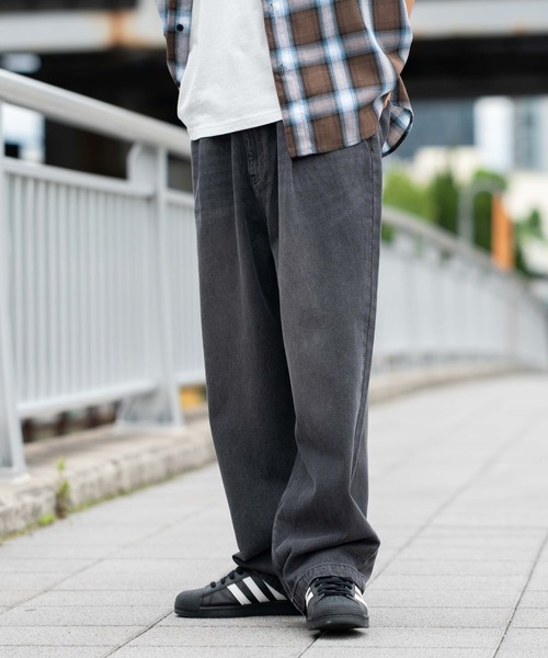 WEGO（ウィゴー）の「WEGO/ルーズテーパードデニムパンツ（デニムパンツ・メンズ・グレー/ライトインディゴブルー/コバルトブルー/ブラック・SMALL/MEDIUM/LARGE）」の2枚目の写真