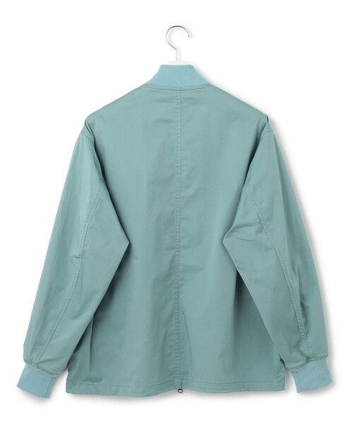 J.PRESS YORK STREET（ジェイプレスヨークストリート）の「【UNISEX】サテンストレッチ MA-1 ブルゾン（ブルゾン・メンズ・ベージュ系/ライトグリーン系/ブラック系・SMALL/MEDIUM/LARGE）」の4枚目の写真