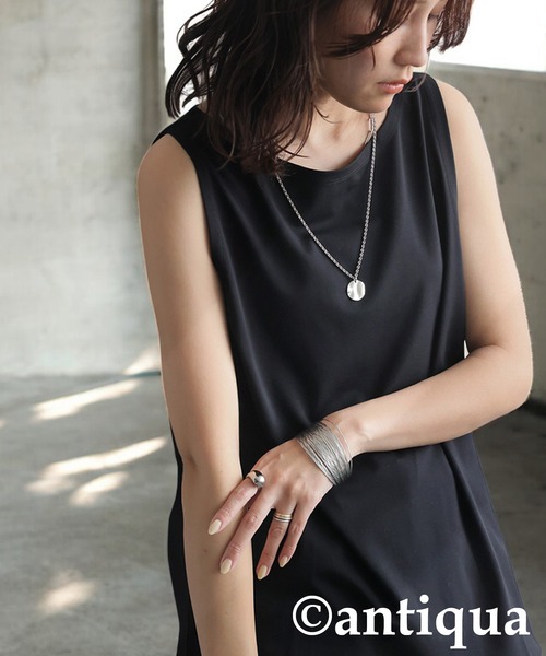 antiqua(アンティカ)の「接触冷感インナータンクトップ(タンクトップ・レディース・ホワイト/グリーン/モスグリーン/チャコールグレー/ブルー/ブラック/モスグリーン系2/グレー系その他/ブルー系その他/ホワイト系その他/ブラック系その他/グリーン系その他・P/R)」の4枚目の写真