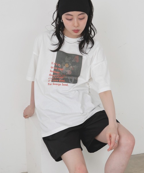 LIAN(リアン)の「フラワーフォトロゴTシャツ(Tシャツ/カットソー・レディース・ブラック/ホワイト系2/ホワイト系1・FREE)」の1枚目の写真