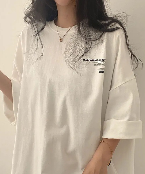 NinaetLina（ニナエリナ）の「MotivationロゴプリントオーバーサイズＴシャツ（Tシャツ/カットソー・レディース・ブルー/アイボリー/ホワイト・FREE）」の4枚目の写真