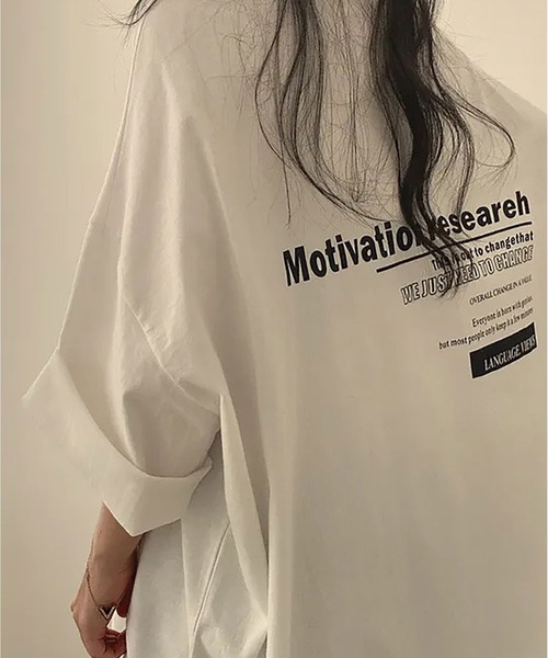 NinaetLina（ニナエリナ）の「MotivationロゴプリントオーバーサイズＴシャツ（Tシャツ/カットソー・レディース・ブルー/アイボリー/ホワイト・FREE）」の5枚目の写真