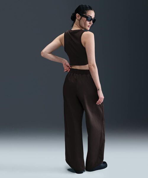 NIKE(ナイキ)の「ナイキ スポーツウェア コレクション ウィメンズ ミッドライズ ツイル トラックパンツ / Nike Sportswear Collection Women's Mid-Rise Twill Track Pants HM9055-220 Velvet Brown(その他パンツ・レディース・ダークブラウン・S/M/L/XL)」の8枚目の写真