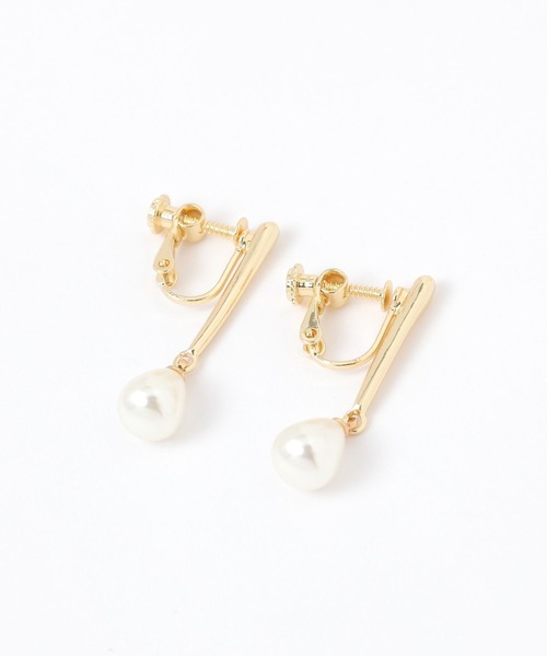 LAKOLE（ラコレ）の「メタルバーしずくパールイヤリング / 323745（イヤリング・レディース・その他1/その他2・FREE）」の2枚目の写真
