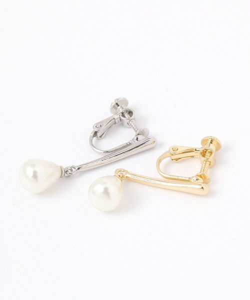LAKOLE（ラコレ）の「メタルバーしずくパールイヤリング / 323745（イヤリング・レディース・その他1/その他2・FREE）」の3枚目の写真