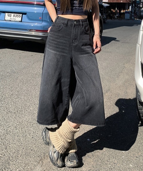 lilful(リルフル)の「ウォッシュ加工 デニムクロップバミューダハーフパンツ(デニムパンツ・レディース・サックスブルー/ブラック・S/M)」の2枚目の写真